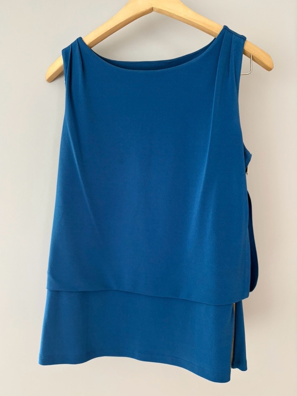 NWOT Ann Taylor Sleeveless Shell in Bright Blue with Decorative Side Zipper